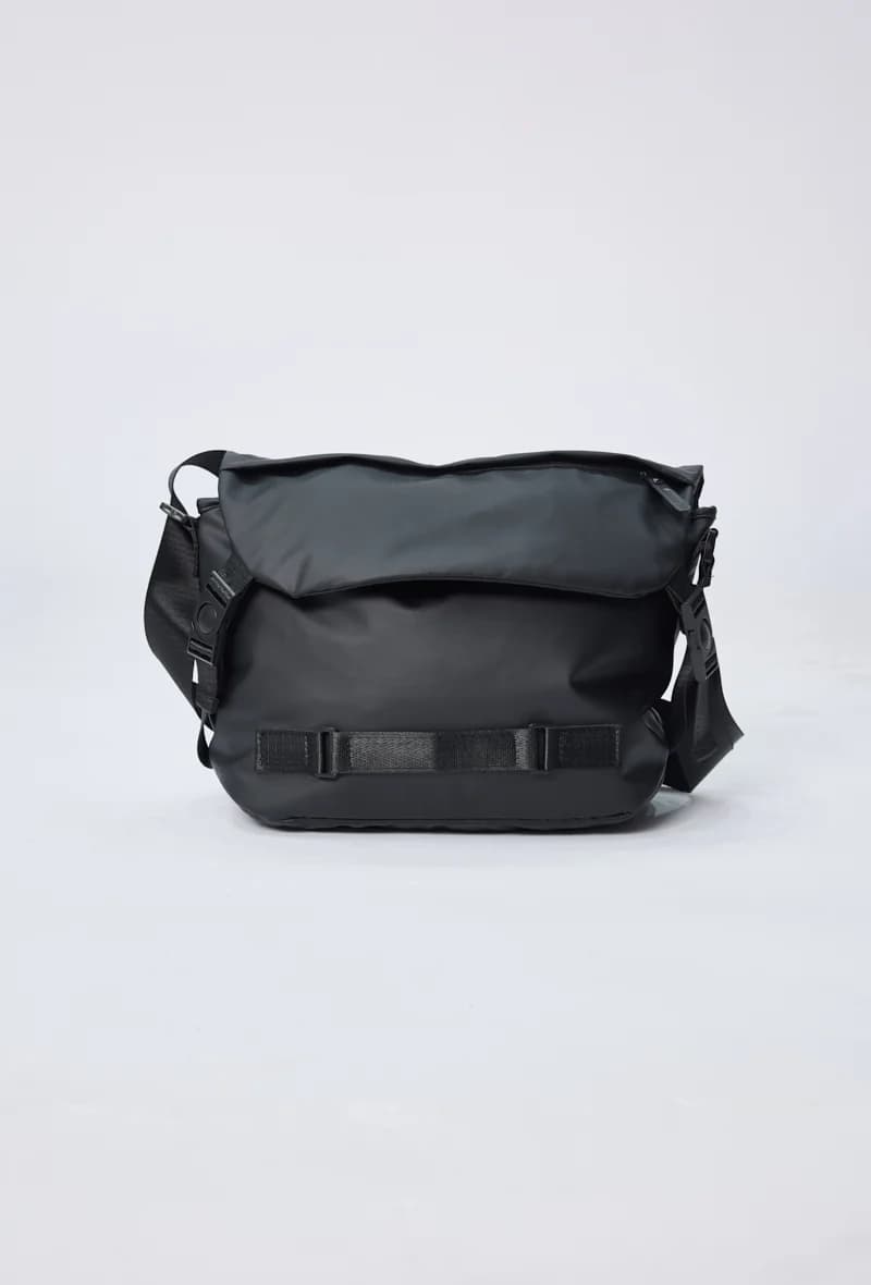 Eqrivo Messenger Bag Zwart
